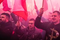 Högerextrema demonstranter på polska nationaldagen 11 november. 