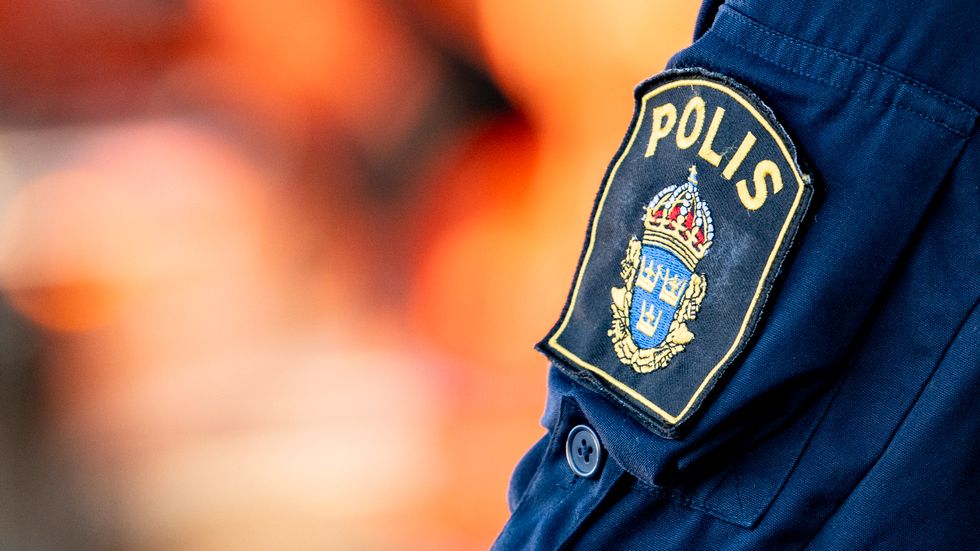 Polisen meddelade under söndagen att en av fyra personer som skadades i olyckan i Skövde, är död.