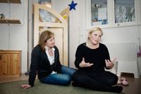 I Göteborg har hygiensjuksköterska Marianne Bengtsson, till höger, varit med och utformat en metod för att få fler att hålla sig friska. Här med förskoleläraren Sofie Arfvidson.