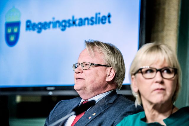 Vem bestämmer i säkerhetspolitiken: försvarsminister Hultqvist eller utrikesminister Wallström?