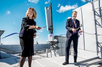Allison Kirkby, vd och koncernchef Telia Company tillsammans med Anders Ygeman, energi- och digitaliseringsminister (S), vid måndagens invigning.