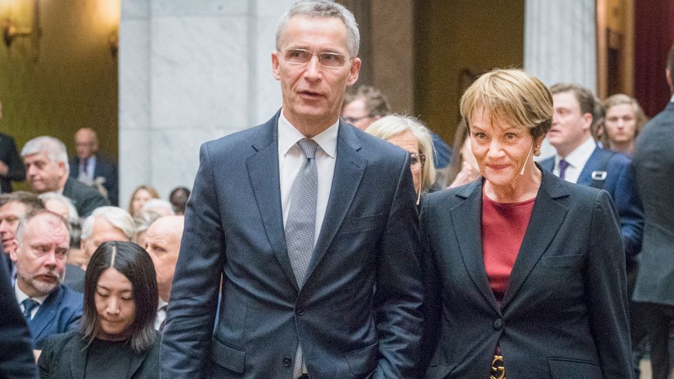 Kate Hansen Bundt, generalsekreterare på Den norske Atlanterhavskomité, med Natos Jens Stoltenberg 2018.