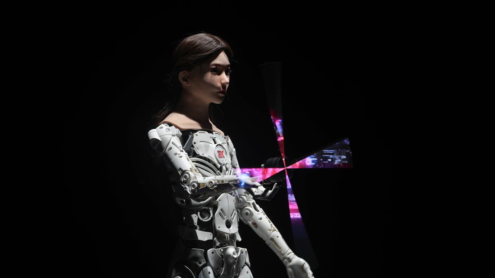 Robot vid världskonferensen för AI i Shanghai.