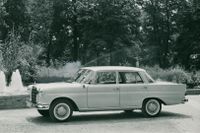 Mercedes-Benz 190 C med automatisk växellåda. (Bild från SvD:s bildarkiv som publicerades den 15 februari 1964.)