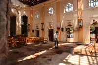 Många kristna hade samlats i S:t Sebastian-kyrkan i Negombo för att fira palmsöndagen när en självmordsbombare detonerade en bomb i salen.