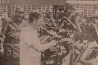 Olof Palme besökte Fidel Castros Kuba sommaren 1975 – läs mer om Olof Palmes Kuba-besök längre ner i artikeln.