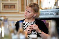 Utrikesminister Margot Wallström och regeringen har i veckan fått hård kritik från de borgerliga partierna, efter att Wallström uttalat stöd för att Sverige ska underteckna FN-konventionen om förbud mot kärnvapen. 
