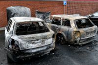 Flera bilar började brinna i Malmö på tisdagskvällen. Arkivbild.