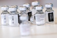 Coronavaccinet från Pfizer och Biontech behöver inte förvaras i minst 60 minusgrader, enligt en studie som först bedöms av USA:s läkemedelsmyndighet. Arkivbild.