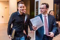 Den österrikiska studenten Max Schrems, till vänster, stämde Facebook för sin dataöverföring. På tisdagen avgjordes målet i EU-domstolen.