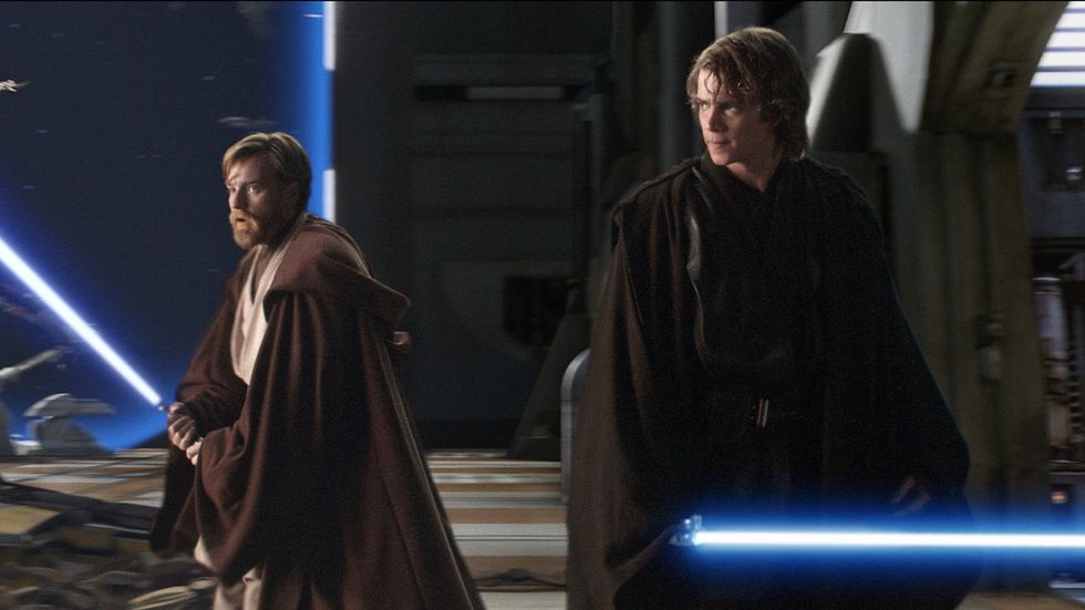 Ewan McGregor (till vänster) som Obi-Wan Kenobi tillsammans med Hayden Christensen i rollen som Anakin Skywalker i "Revenge of the sith" från 2005. Arkivbild.