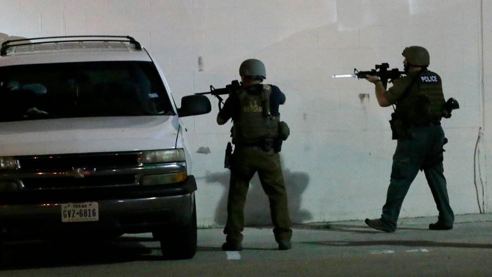 Fem poliser dödades i skottdådet i Dallas på torsdagskvällen. Den misstänkte skytten dödades senare av polis.