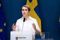 Socialminister Lena Hallengren (S) och regeringen ger Folkhälsomyndigheten i uppdrag att se över strategin mot hiv och aids.