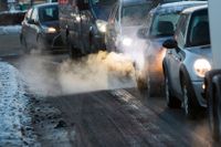 Oslo beslöt nyligen att införa ett dieselförbud vid dålig luft. Det bidrog till att dieselandelen i nybilsförsälj­ningen minskade från 42 till 30 procent, skriver för­fattarna.