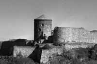 1308 började Bohus fästning byggas. Idag återstår bara ruiner.