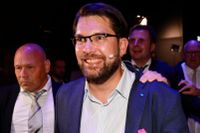 Sverigedemokraternas Jimmie Åkesson firade valresultatet med lite dans på partiets valvaka i söndags.