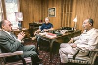 Israels premiärminister Menachem Begin, USA:s president Jimmy Carter och Egyptens president Anwar Sadat i möte på Camp David i USA, där fredsavtalet förhandlades fram.