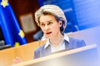 EU-kommissionens ordförande Ursula von der Leyen talar om vaccineringsläget i EU-parlamentet.