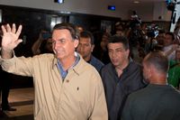 Jair Bolsonaro säger att han bara kan förlora om det valfuskas. Arkivbild från 17 oktober.