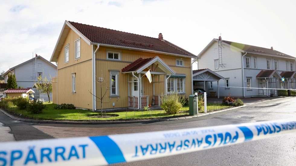 Flera skott avlossades mot en bostad i Västerås där en polis och hans familj bor. Foto: