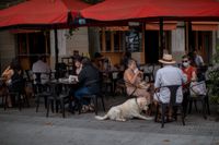 Antalet gäster på restauranger begränsas i Barcelona sedan smittspridningen av covid-19 blossat upp igen.