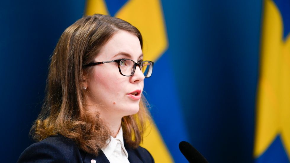 Civilminister Ida Karkiainen (S) säger att regeringen följer inflationens framfart i kommunerna och regionerna. Arkivbild.