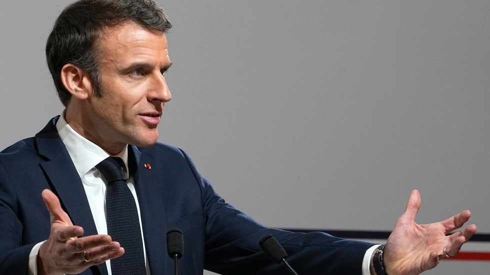 Frankrikes president Emmanuel Macron står i startgroparna med den genomdrivna pensionsreformen. Arkivbild.