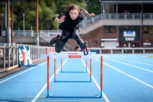 ”När jag var liten var jag alltid nervös inför tävlingar men nu kan jag hantera det”, säger Ayla. Foto: Ari Luostarinen / Svenska Dagbladet