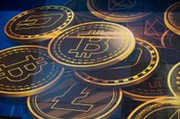 Kryptovalutan bitcoin var på en historisk topp på över 73 000 dollar den 13 mars. Sedan dess har den fallit tillbaka till knappt 63 000 dollar. Arkivbild