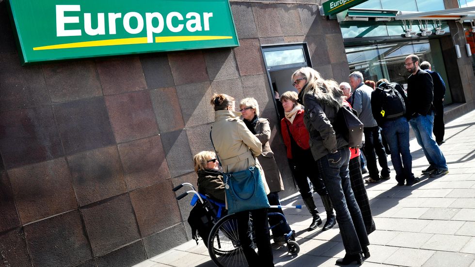 Europcar Sverige förutspår en kommande brist på hyrbilar när det vankas semestertider.