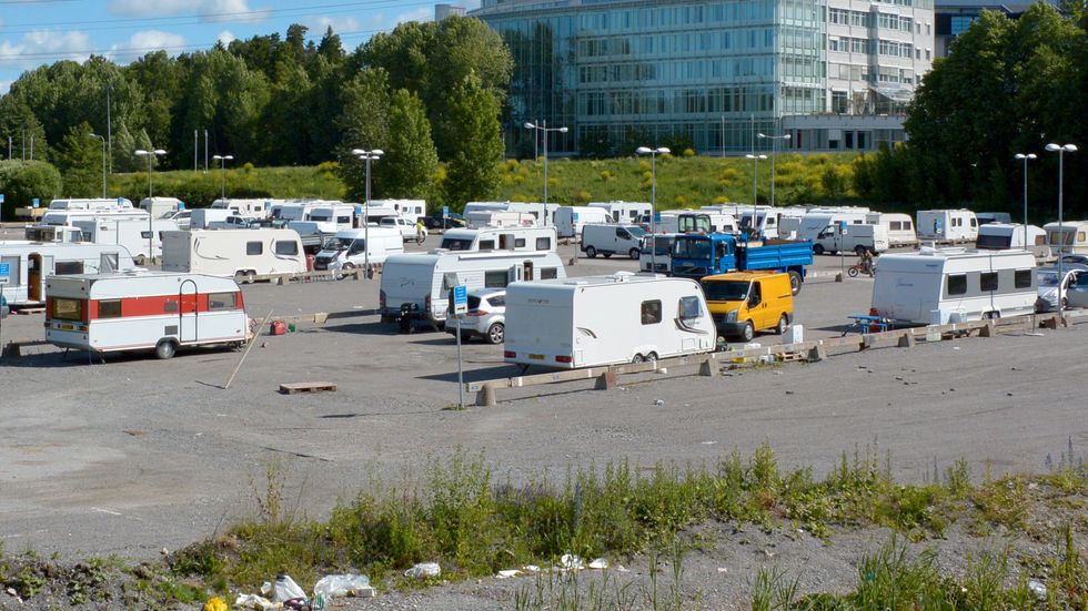 Internationella studenter vid Stockholms universitet löste sitt boende med husvagnar innan lärosätet satte stopp för den improviserade campingplatsen. Arkivbild.
