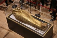 En mumie på Metropolitan Art Museum, som myndigheterna 2019 slog fast kom från en plundring av en arkeologisk plats i Egypten. Arkivbild.