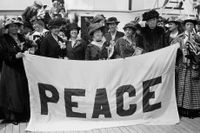 Brittisk delegation på väg till fredskonferensen i Haag 1915. 