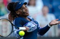 Serena Williams i veckans WTA-turnering i Eastbourne där hon spelar dubbel.