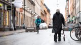 Sett till måttet som kallas absolut fattigdom gäller det 1,3 procent av de över 65 år i Sverige, skriver artikelförfattarna. 
