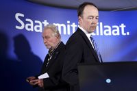 Valet av Jussi Halla-aho, till höger, till Sannfinländarnas nye ordförande har splittrat riksdagsgruppen. Partitjänsteman Matti Putkonen till vänster.