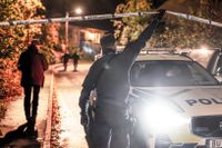 Polis på plats efter skjutningen i Västberga i oktober då en familjefar mördades.