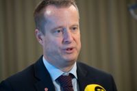 Integrations- och migrationsminister Anders Ygeman förväntar inga större flyktingrörelser mot Sverige till följd av krisen i Ukraina. Arkivbild.