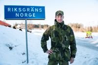 Kapten Dan Andrén vid norska gränsen i Håvilsrud i Eda kommun i Värmland.