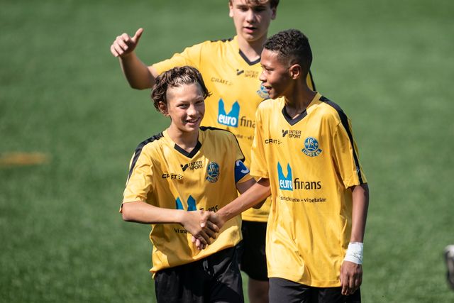 Lunds BK spelade med tre lag i årets Gothia Cup. Totalt är det nästan 70 killar som spelar i laget för 14-åringar.