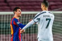 Barcelona och Juventus är redo att ta plats i nya superligan – enligt Uefa skulle det göra att deras spelare Lionel Messi och Cristiano Ronaldo inte får spela VM.