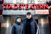 Dramatikern Stina Oscarson och skådespelaren Robert Fux på Kulturhuset Stadsteatern i Stockholm har startat en insamling till Ukraina.