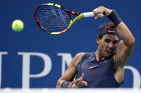 Regerande US Open-mästaren Rafael Nadal har tagit sig vidare till tredje omgången i US Open.