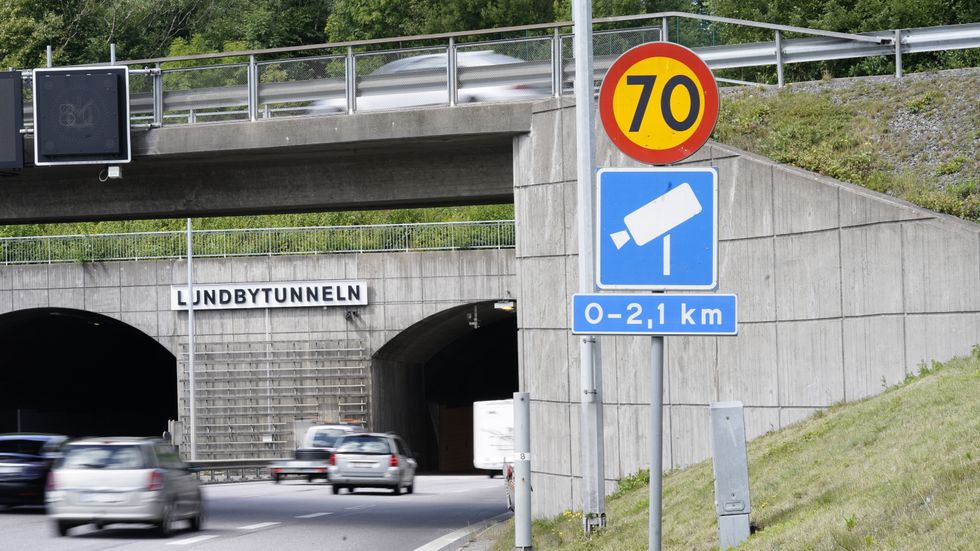Lundbytunneln med fartkamera, Eriksbergsmotet. 4 239 fortkörare har fastnat på bild mellan Eriksbergs- och Bräckemotet på vägsträckan i Göteborg, flest i Sverige. 