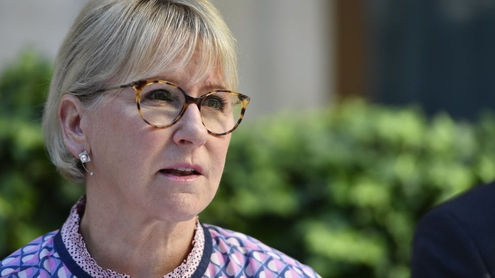 Utrikesminister Margot Wallström ligger lågt i Persiska viken.