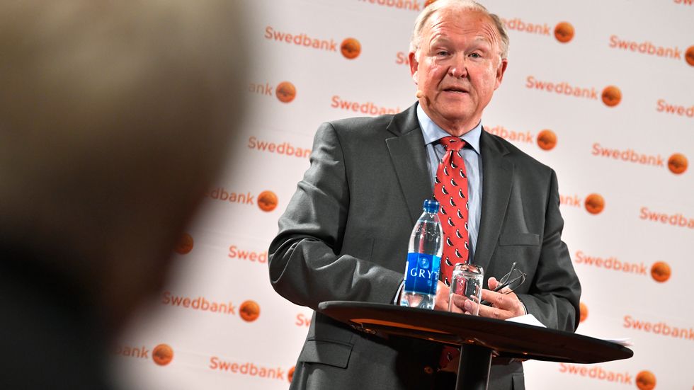 Swedbanks styrelseordförande Göran Persson håller öppet för att stämma tidigare ledning. Arkivbild.