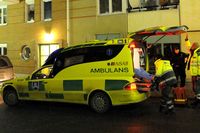 En person blev på lördagskvällen knivhuggen i en lägenhet på Södermalm i Stockholm.