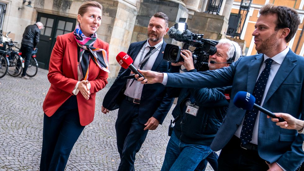 Den danska statsministern Mette Frederiksen (S) träffade under morgonen drottning Margrethe.