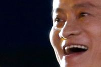Alibabas vd Jack Ma längst till vänster. 