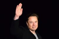 Elon Musk fick under måndagkvällen sitt bud på Twitter accepterat.